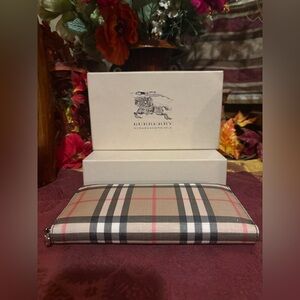 Authentic Burberry Beige and Black Nova long wallet